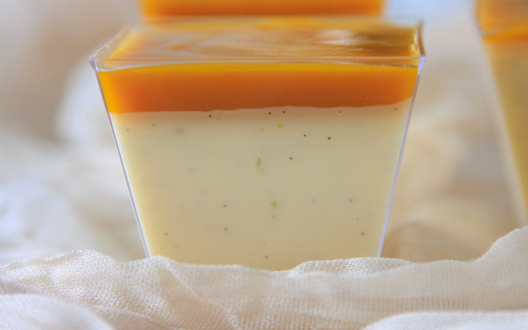 Panna cotta z limonką i mlekiem skondensowanym z musem mango